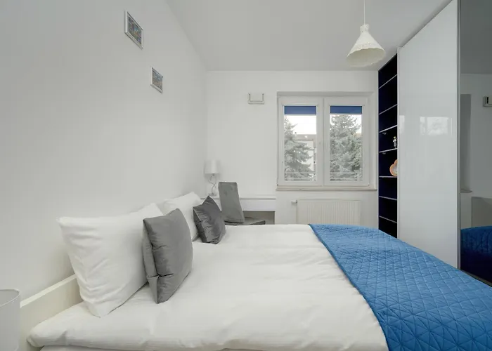 Klimasa White&Blue Apartment With Balcony In Wroclaw By Noclegi Renters