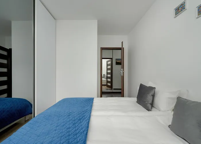 Klimasa White&Blue Apartment With Balcony In Wroclaw By Noclegi Renters