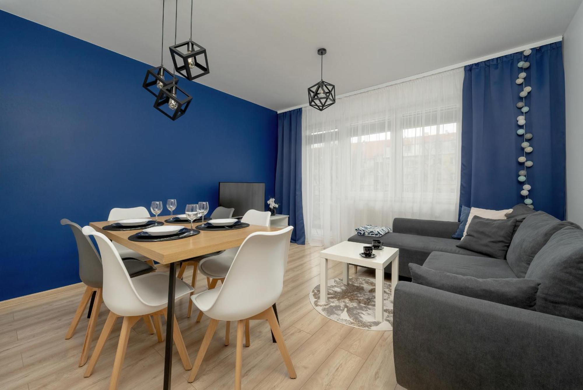 Apartment Klimasa White&blue With Balcony In By Renters Wroclaw